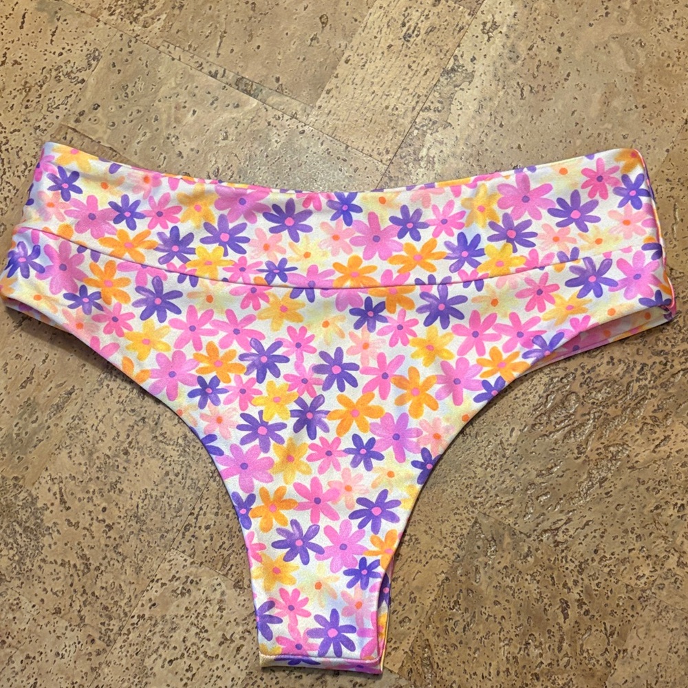 Kulani Kinis high waist cheeky bikini bottom - Picture 3 of 4